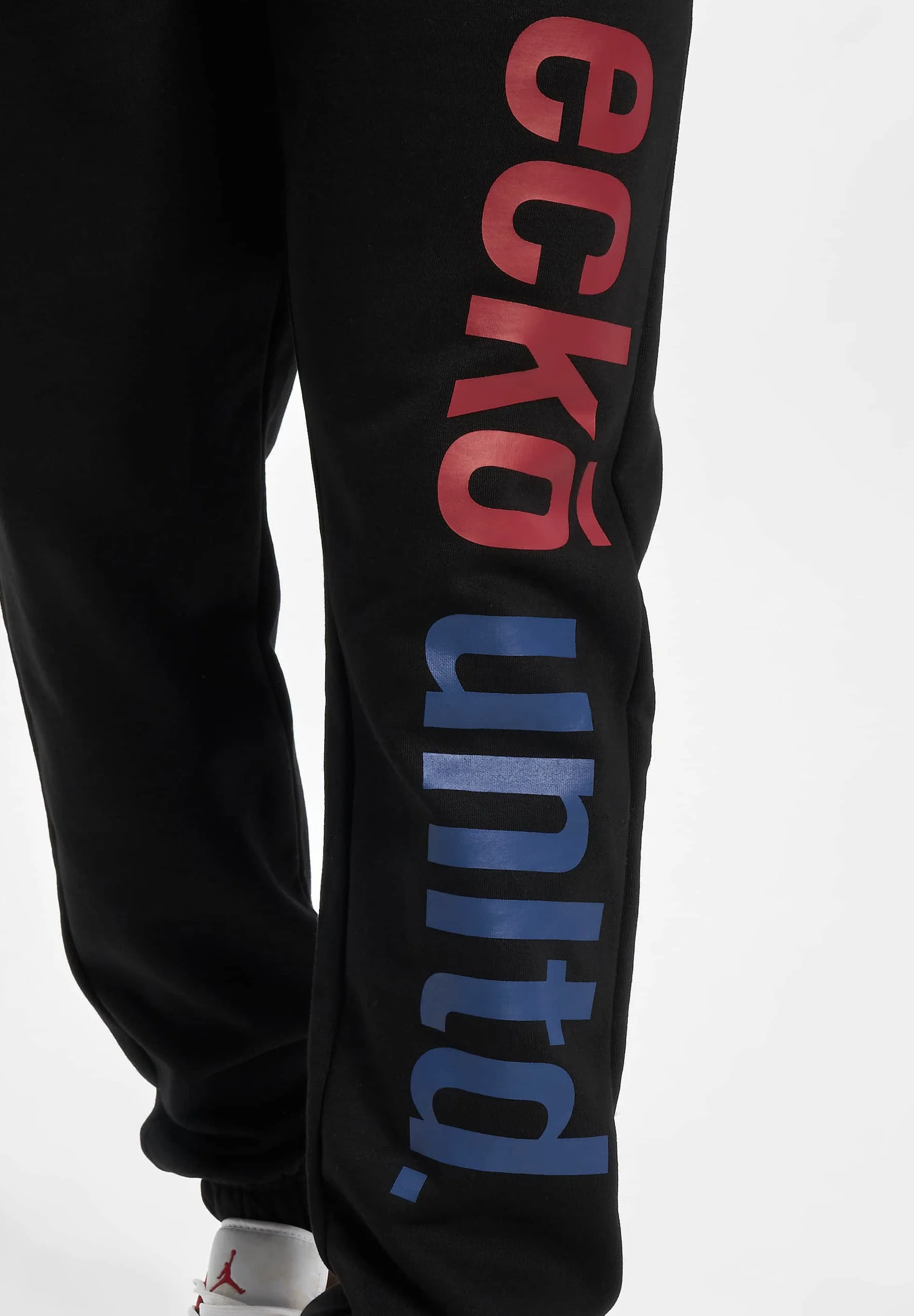 Pantalones deportivos ecko unltd.