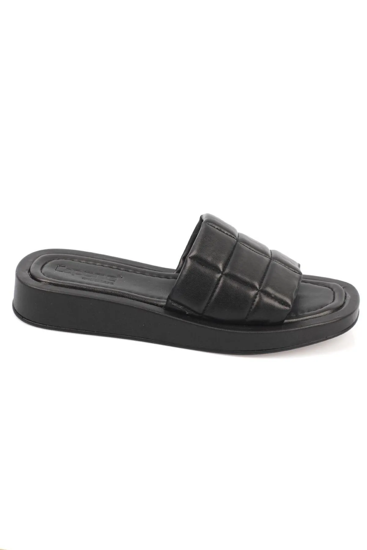 Capone Outfitters  Capone Flat Heeled Single Strap Quilted Comfort Schwarze Damenhausschuhe