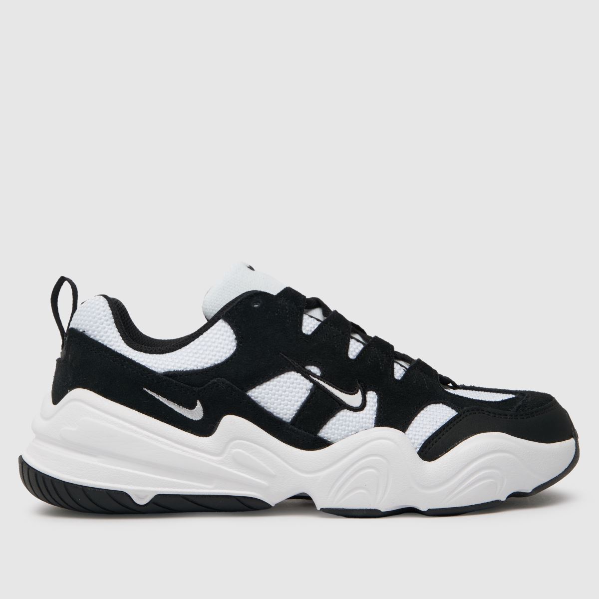 Športni copati Nike Tech Hera v črno-beli barvi