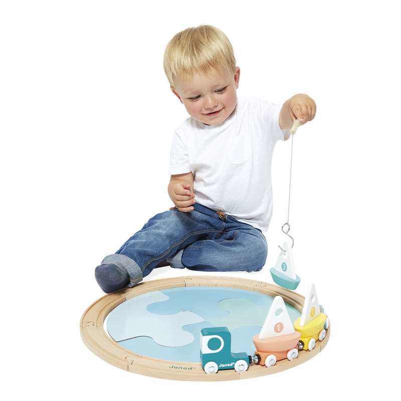 Circuit Bolid train, voiliers et jeu de pêche Janod