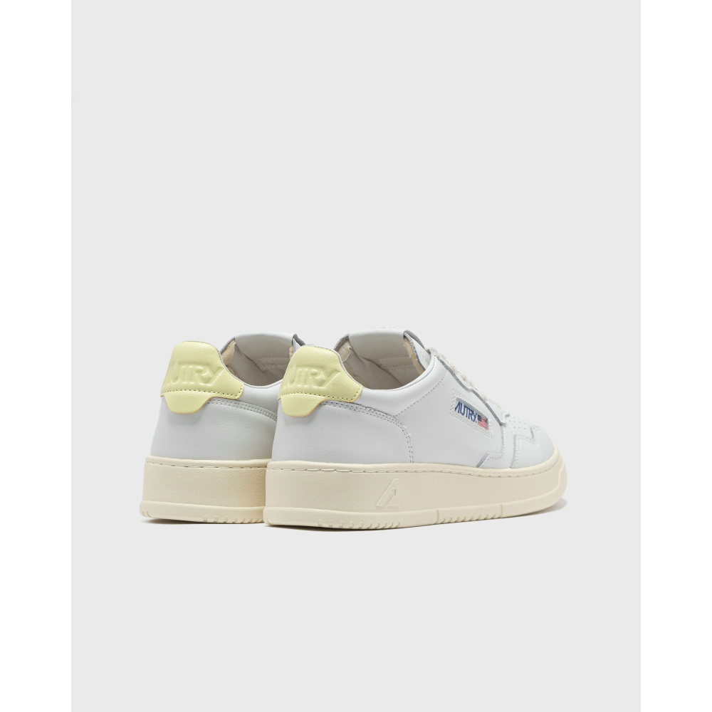 Autry WMNS Medalist Low W AULWLL58 / weiss