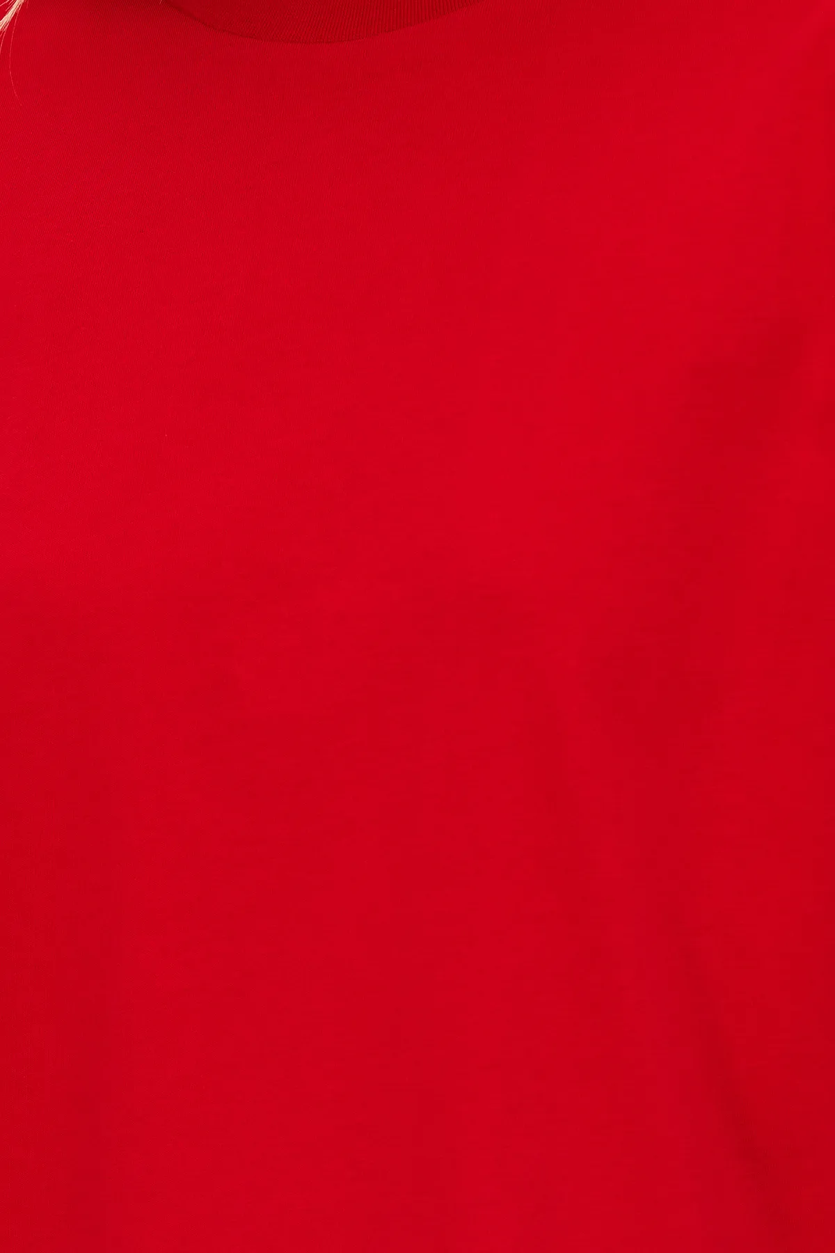 Trendyol Collection  Rotes Basic-Strick-T-Shirt aus 100 % Baumwolle mit Rundhalsausschnitt TWOSS23TS00000