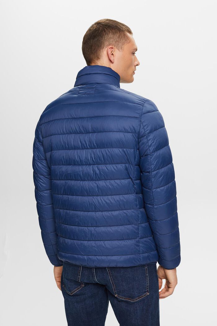 Steppjacke mit hohem Kragen