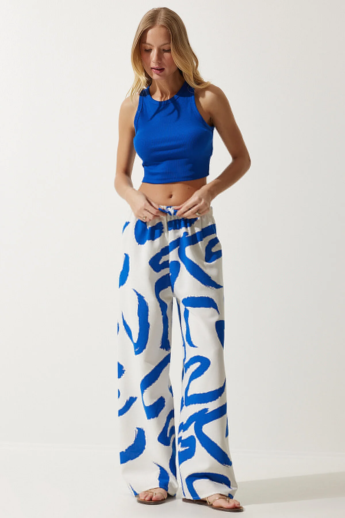 Happiness İstanbul  Weiß-blau gemusterte Palazzo-Hose aus Rohleinen für Damen BH00397