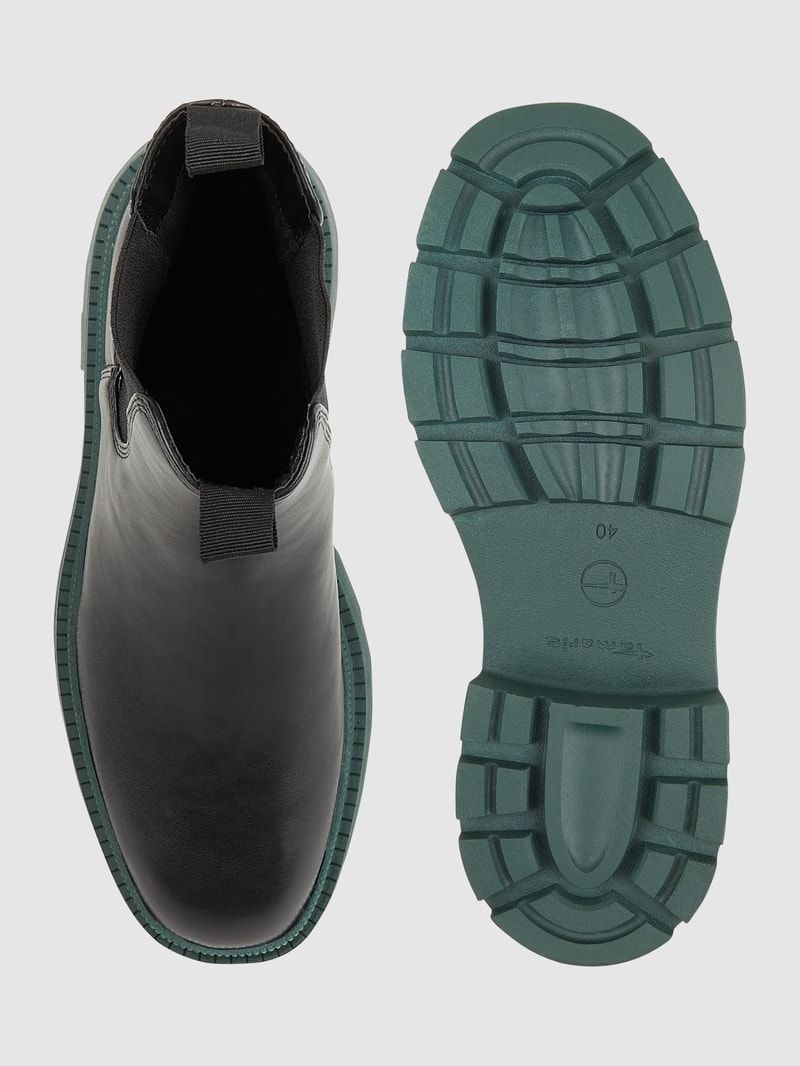 Chelsea Boots in Leder-Optik in schwarz