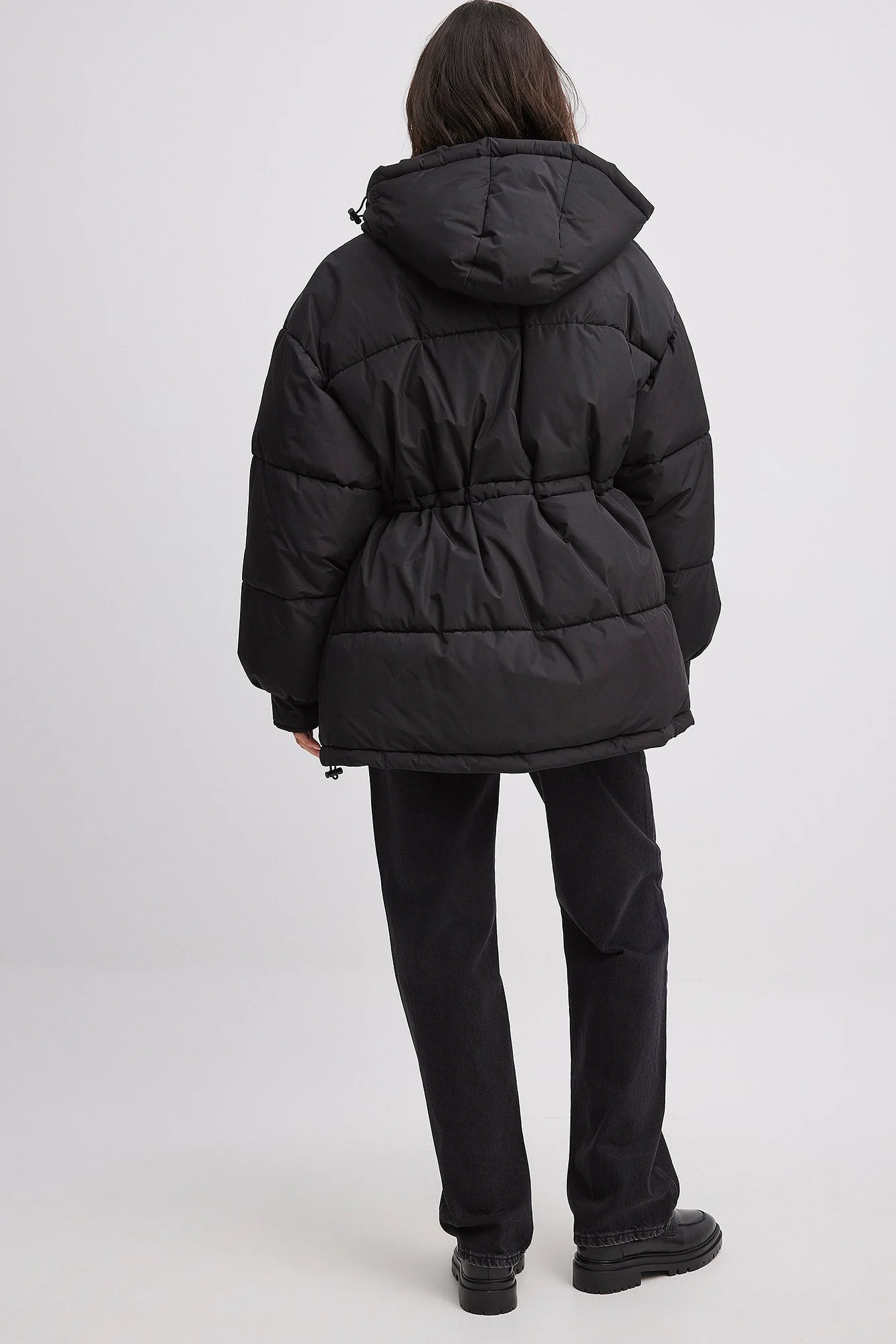 Gepolsterte Jacke mit Kordelzug in der Taille