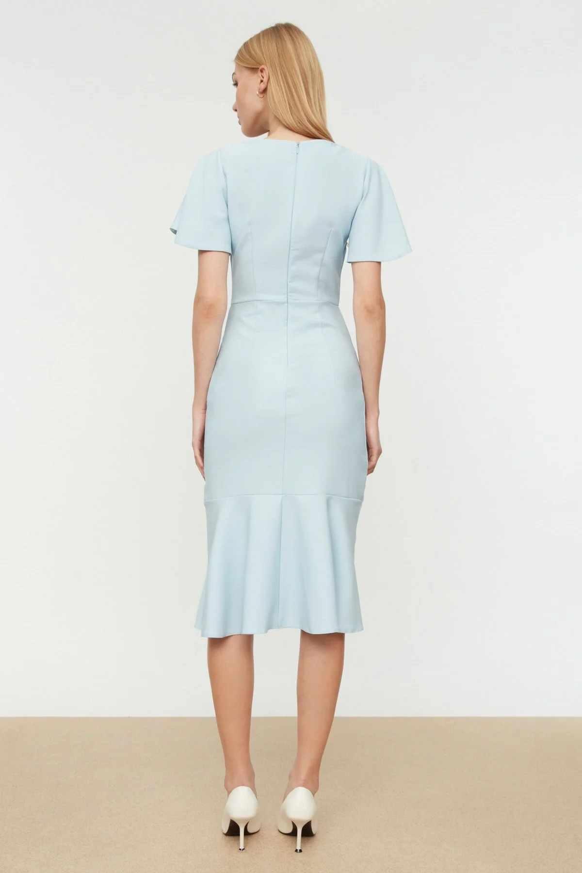 Trendyol Collection  Blaues Volant-Midi-Webkleid TWOSS20EL1342