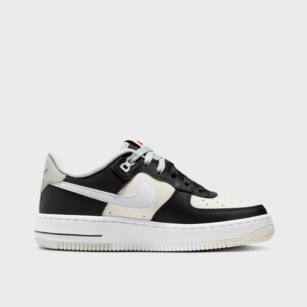Nike Air Force 1 FB9035-002 / schwarz