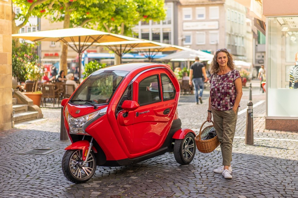 Econelo Elektro Kabinenroller Nelo 3.1 45 km/h rot