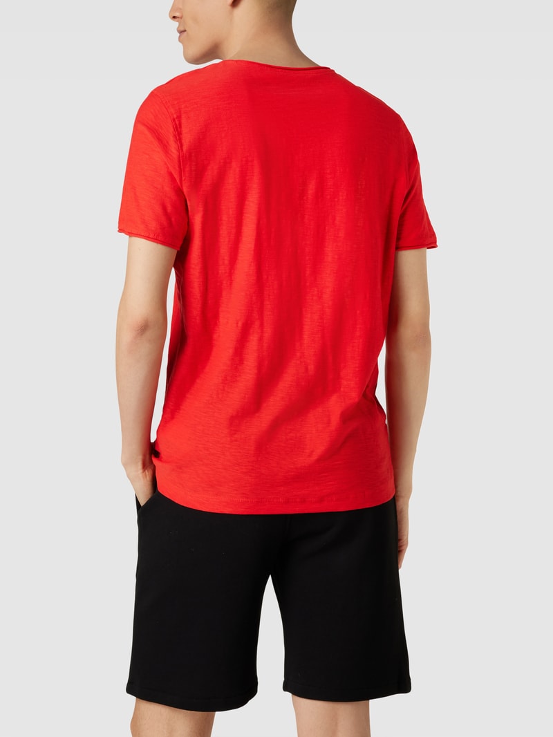 T-Shirt mit V-Ausschnitt in rot
