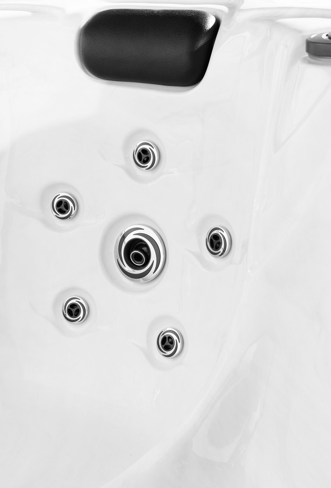 Home Deluxe Outdoor Whirlpool MALAGA inkl. Abdeckung & Treppe mit Wärmeisolierung für 5 Personen