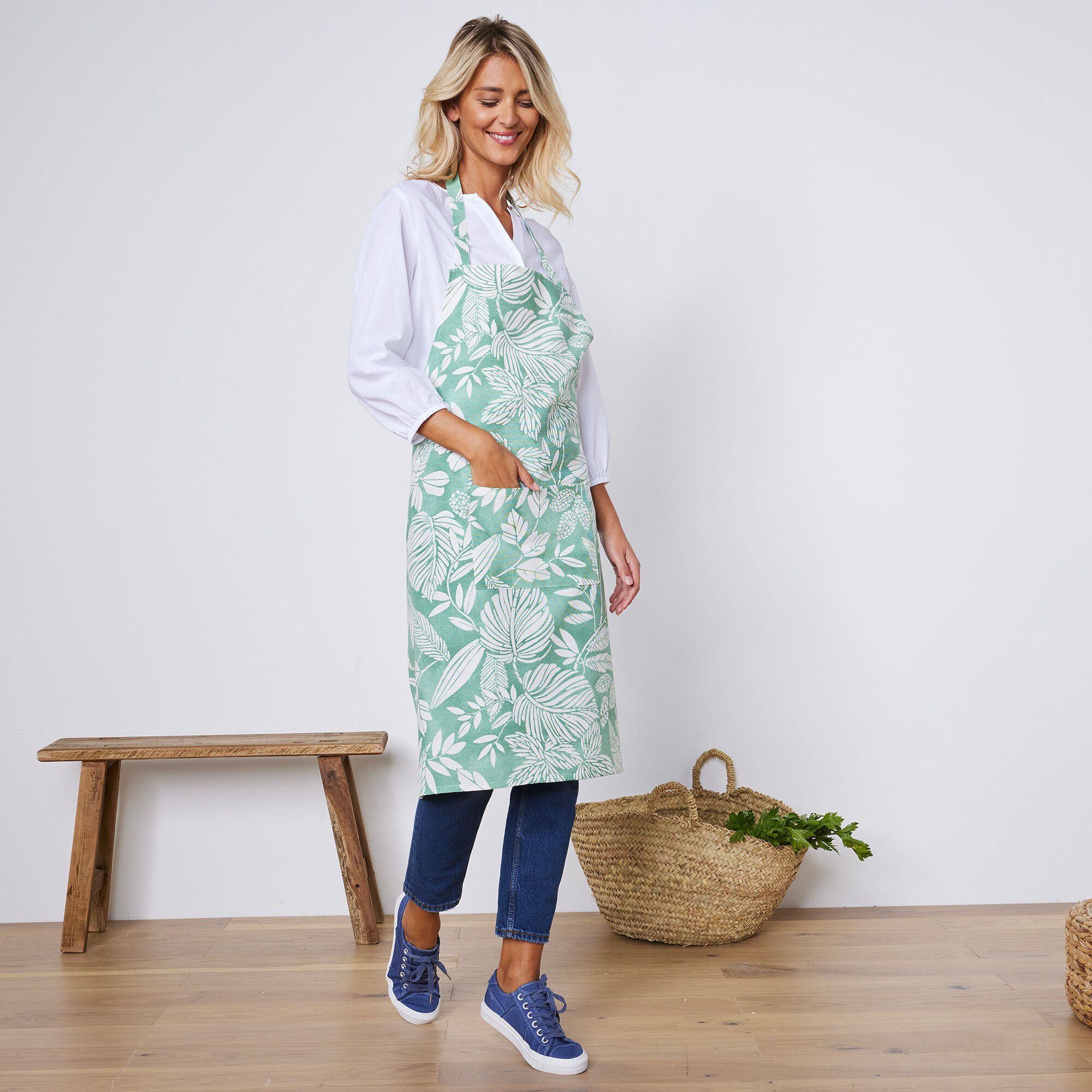 Tablier de cuisine forme bavette imprimé végétal