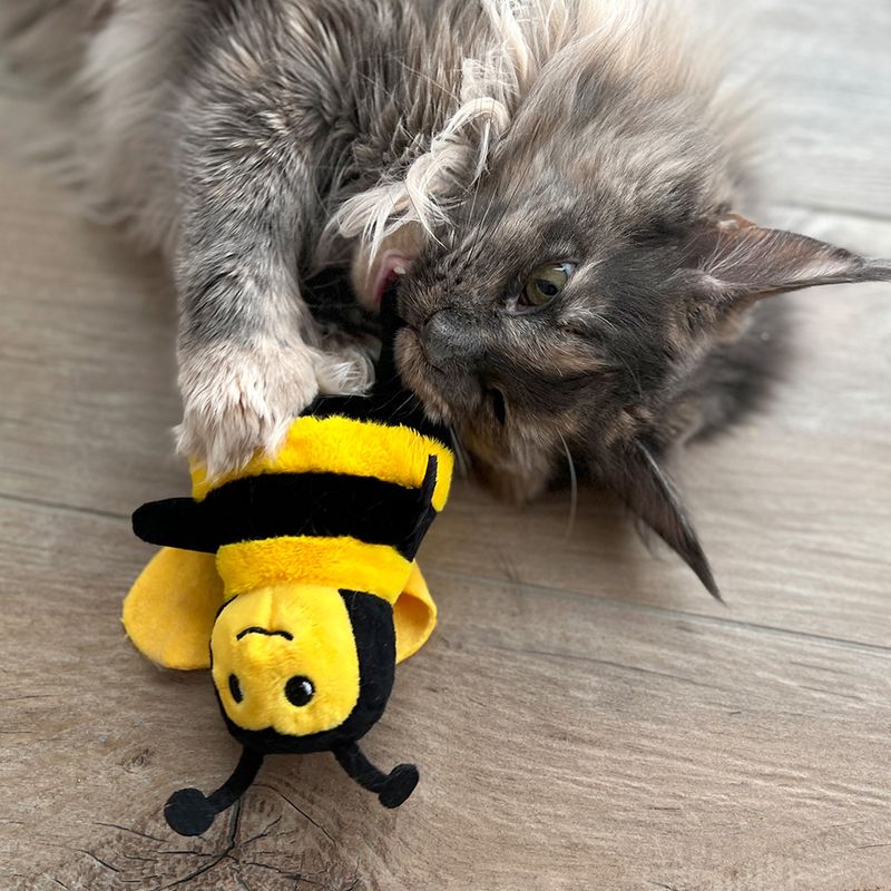 Aumüller Katzenspielzeug Hummel Maggie mit Katzenminze | bitiba %