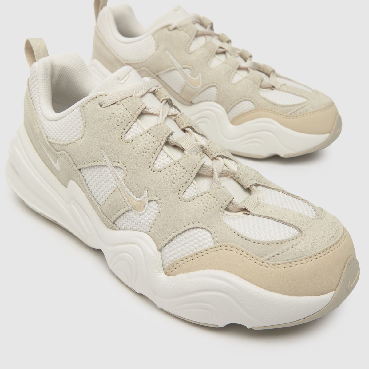 Nike Tech Hera – Beige träningsskor