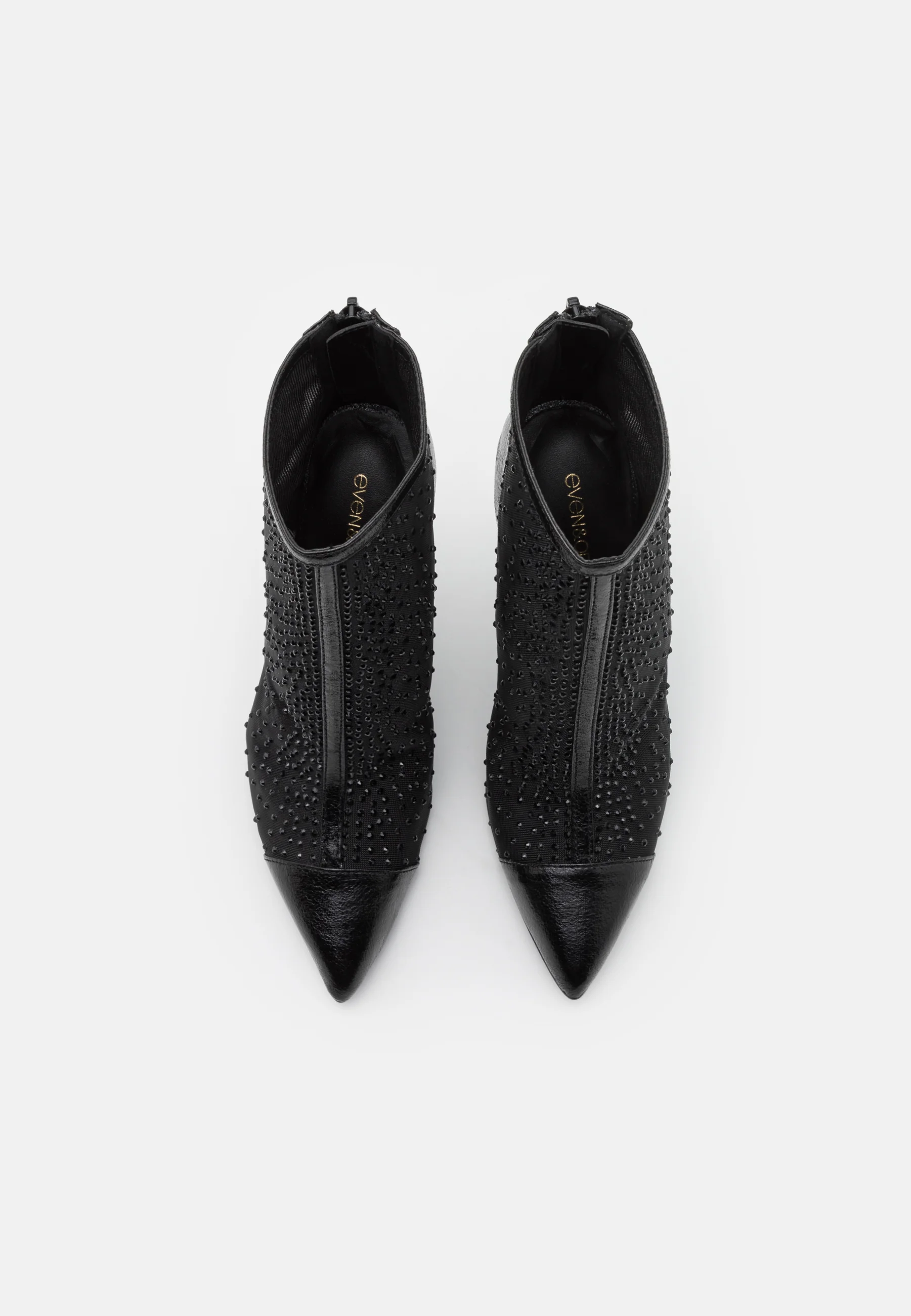 Botines de tacón par e impar