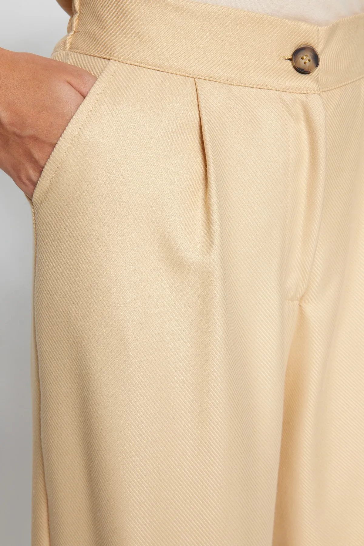 Trendyol Collection  Hellbraune, gerade/gerade geschnittene Webhose TWOAW22PL0321