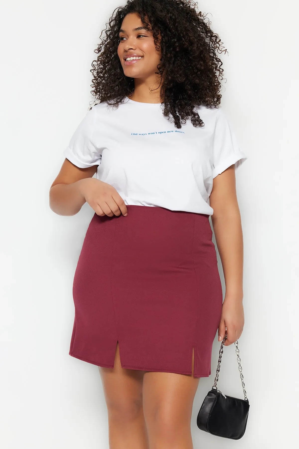 Trendyol Curve  Burgunderfarbener gewebter Schlitzrock TBBAW23AZ00048