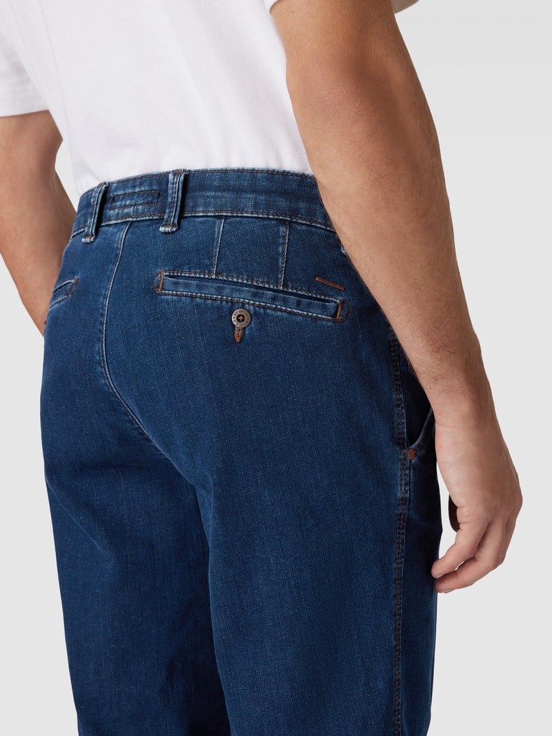Jeans mit Gesäßtaschen Modell 'JIM' in blau