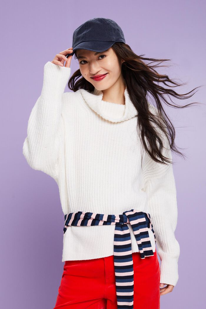 Rippstrickpullover mit Rollkragen