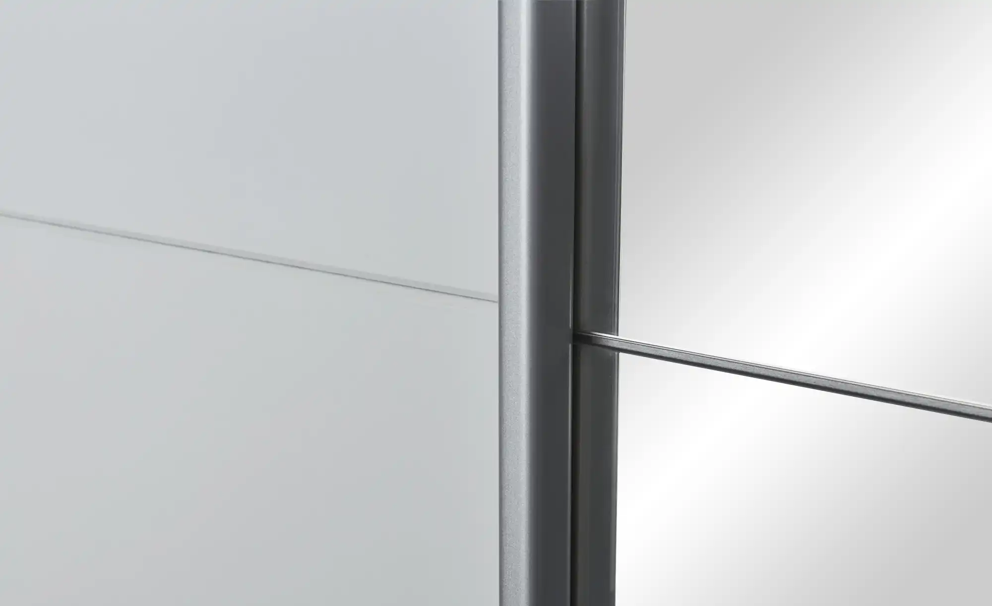 Schwebetürenschrank