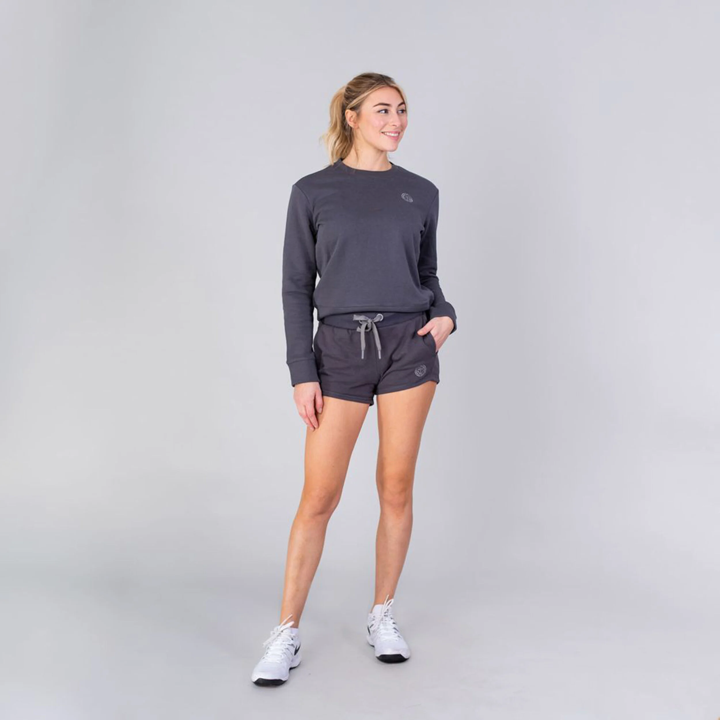 Alela Basic Shorts Damen - Dunkelgrau