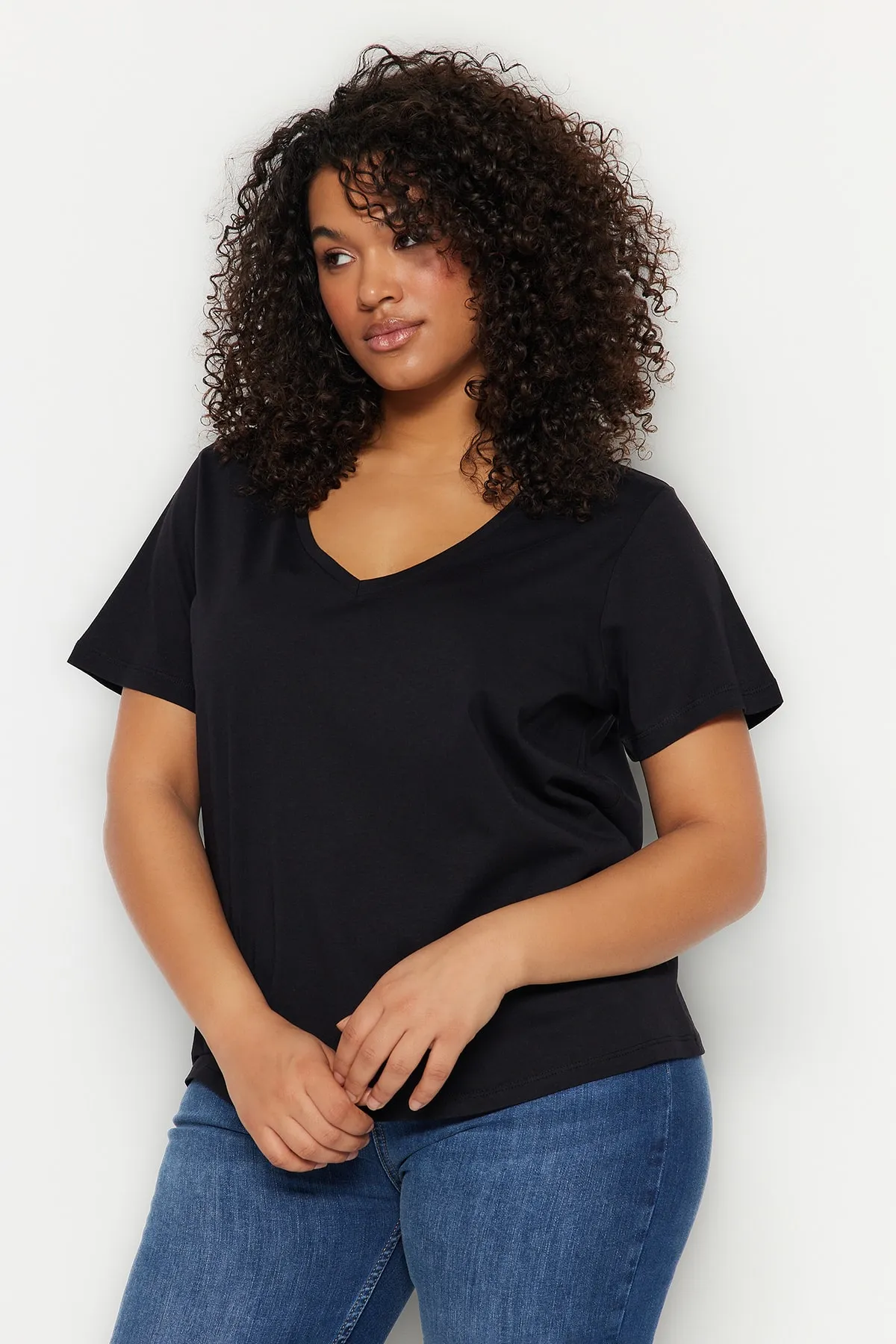 Trendyol Curve  Schwarz-weißes 2er-Pack Basic-Strick-T-Shirts TBSSS22TS0705