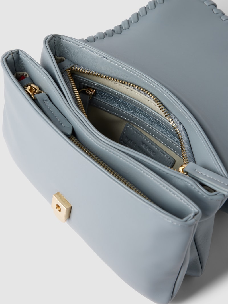 Handtasche mit Label-Detail in mittelgrau