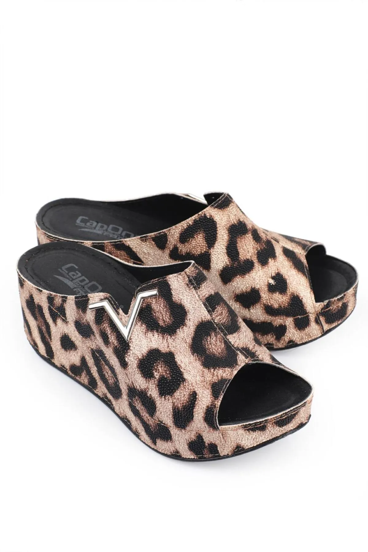 Capone Outfitters  Capone 6145 Pıtır Damen-Plateau-Hausschuhe mit V-Schnalle