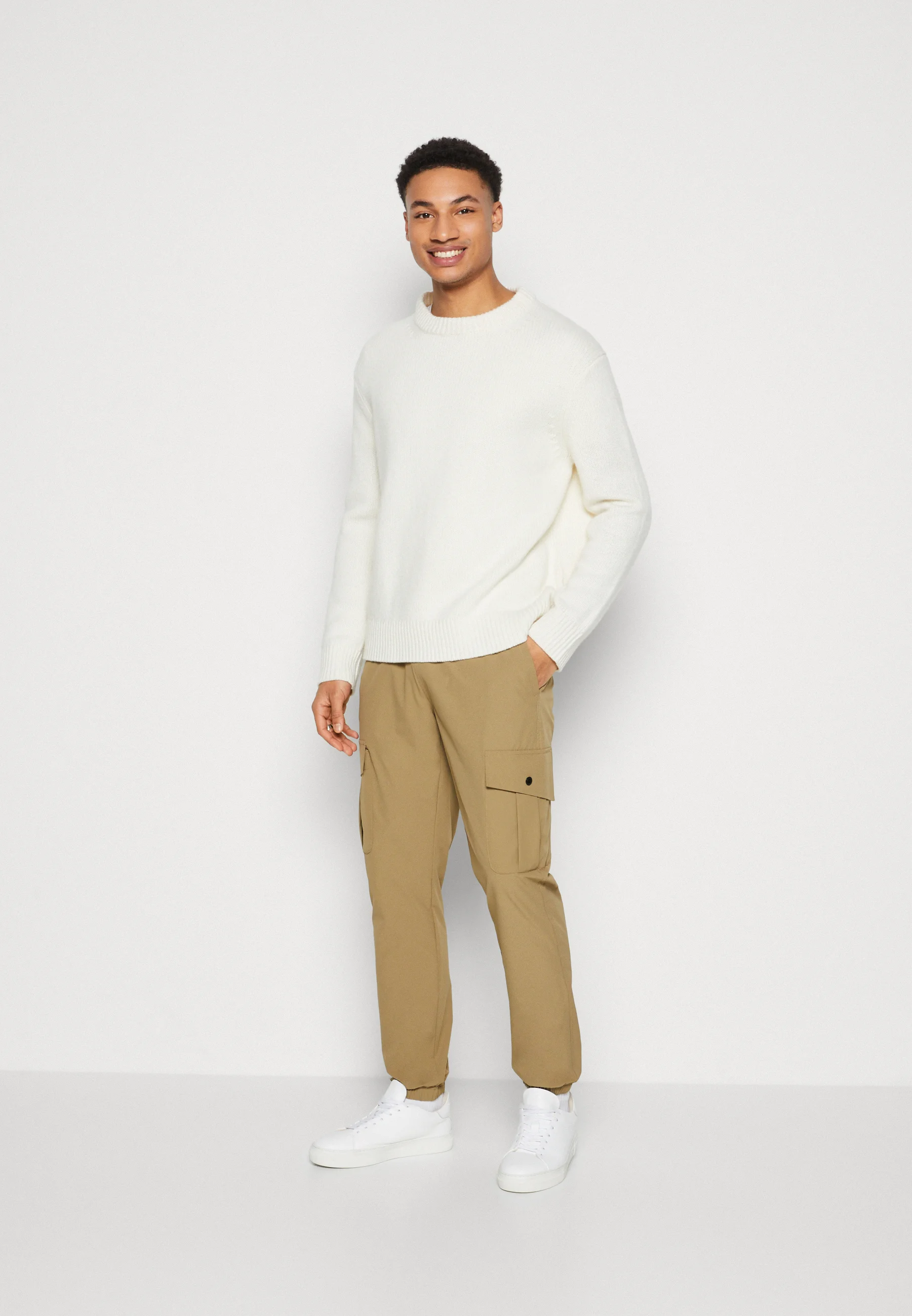 Pantalones cargo INDICODE JEANS