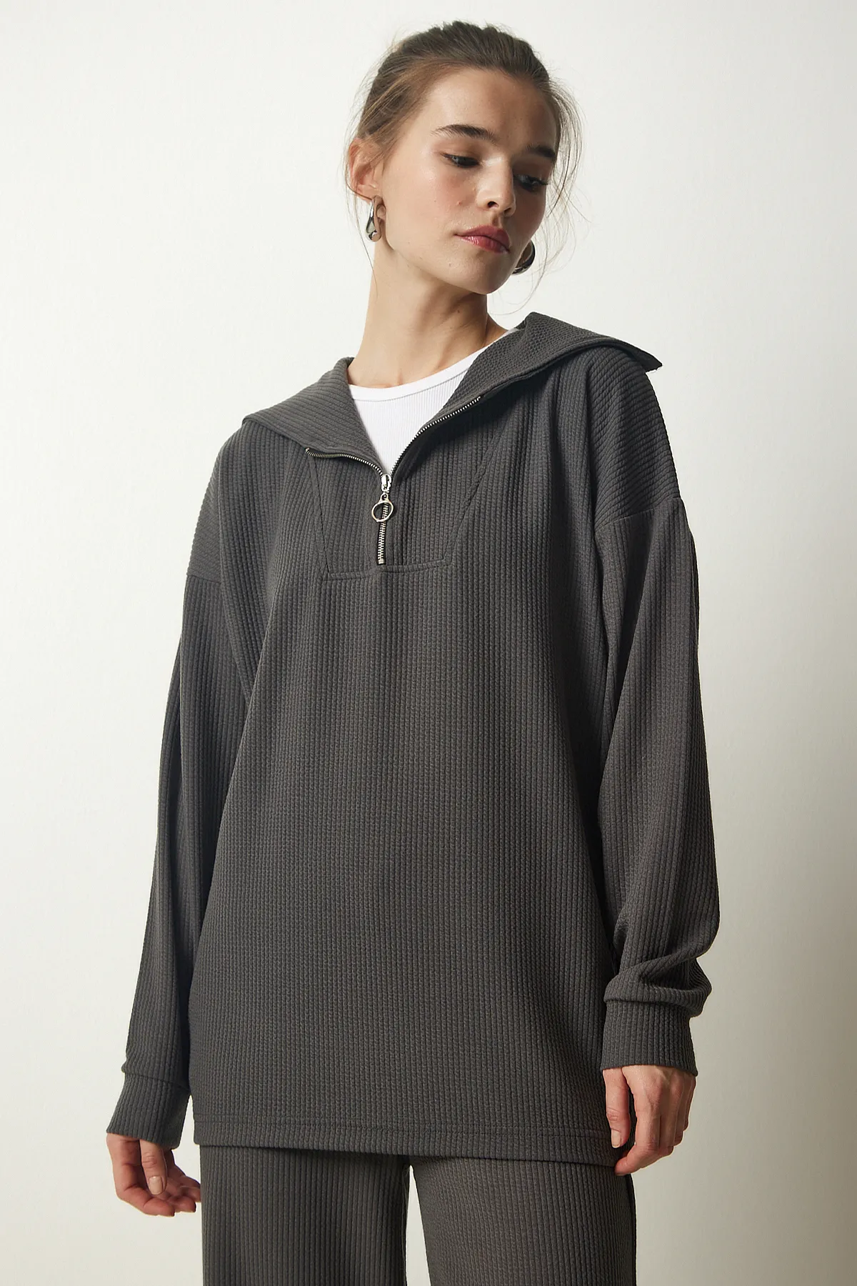 Happiness İstanbul  Damen-Set aus geräucherter Cord-Strickbluse und -Hose EW00004