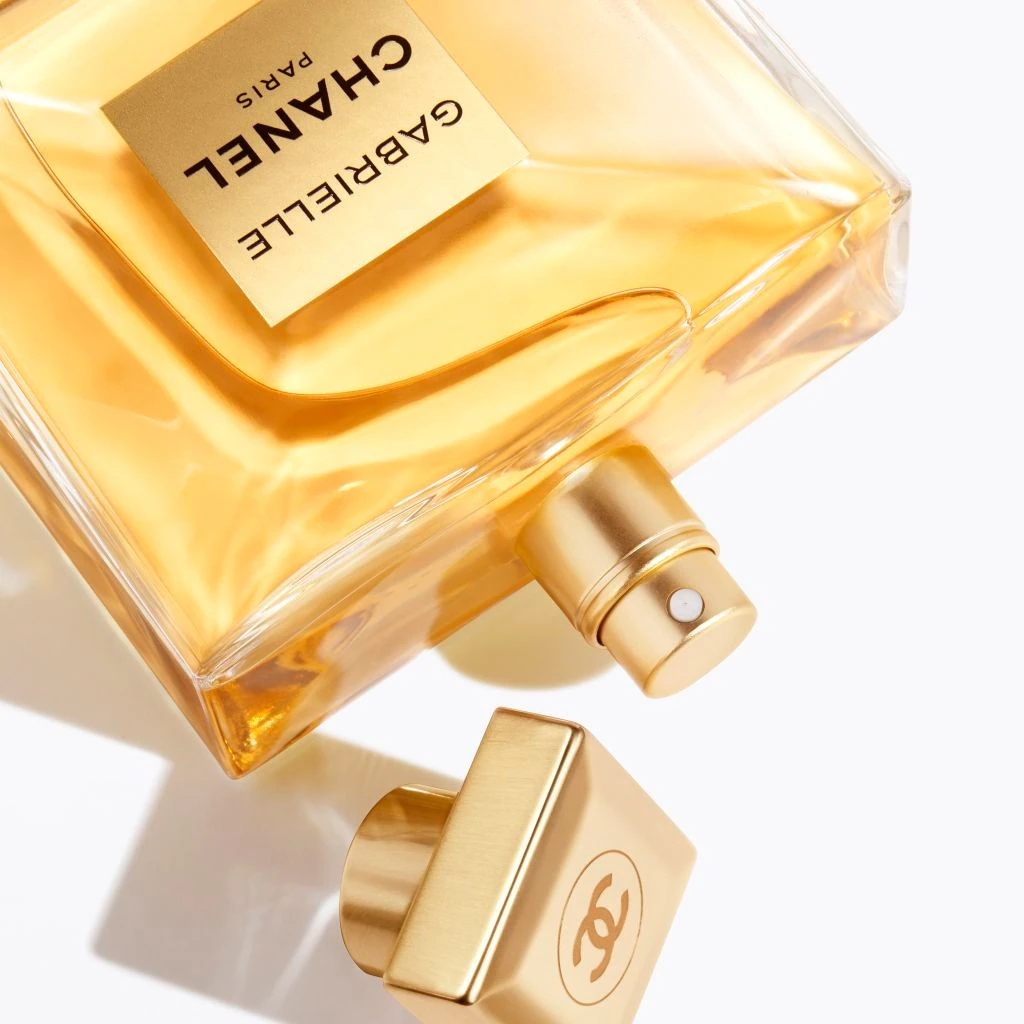 CHANEL ESSENCE