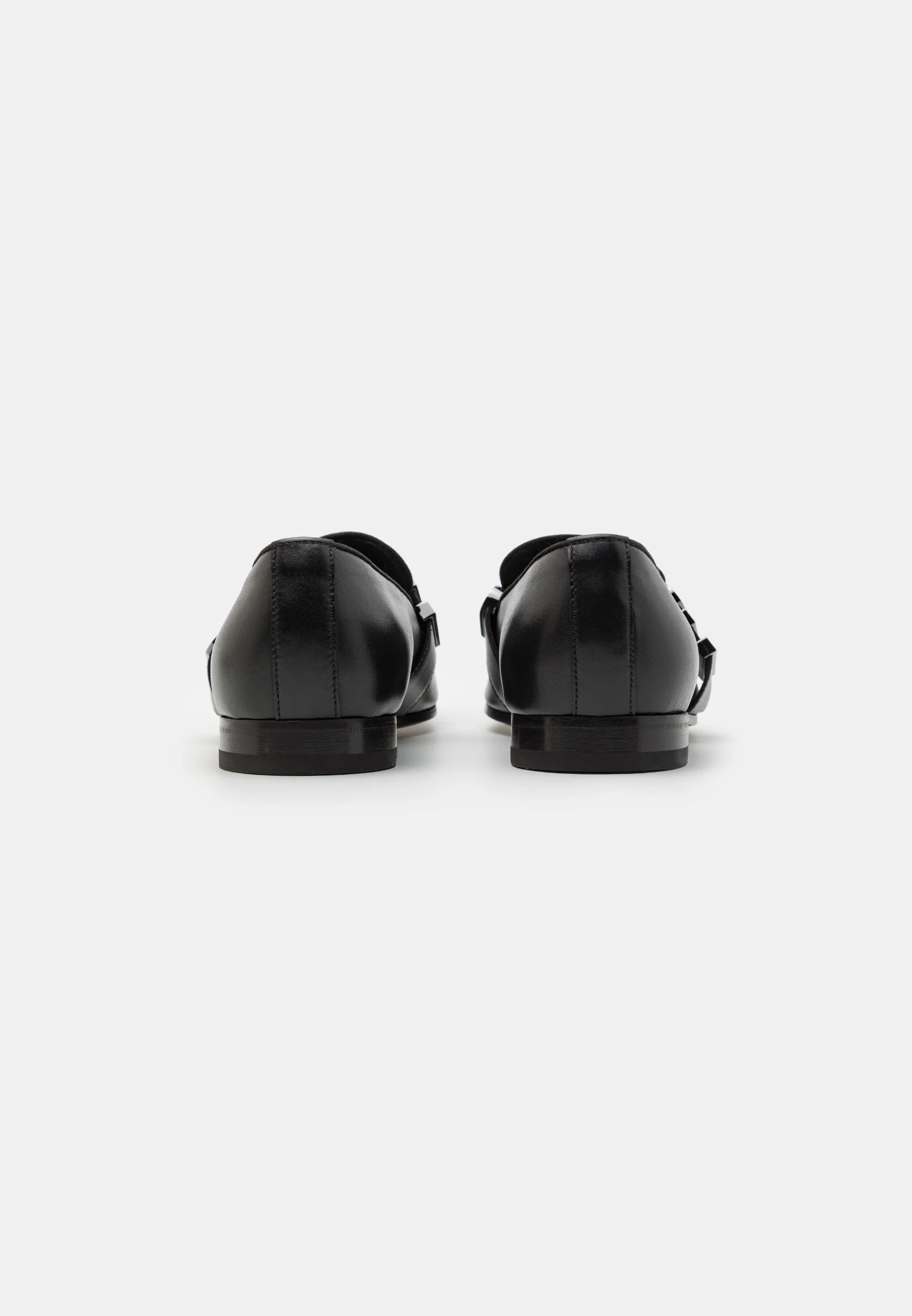 LETRAS METÁLICAS DE MOSCHINO - Zapatos sin cordones