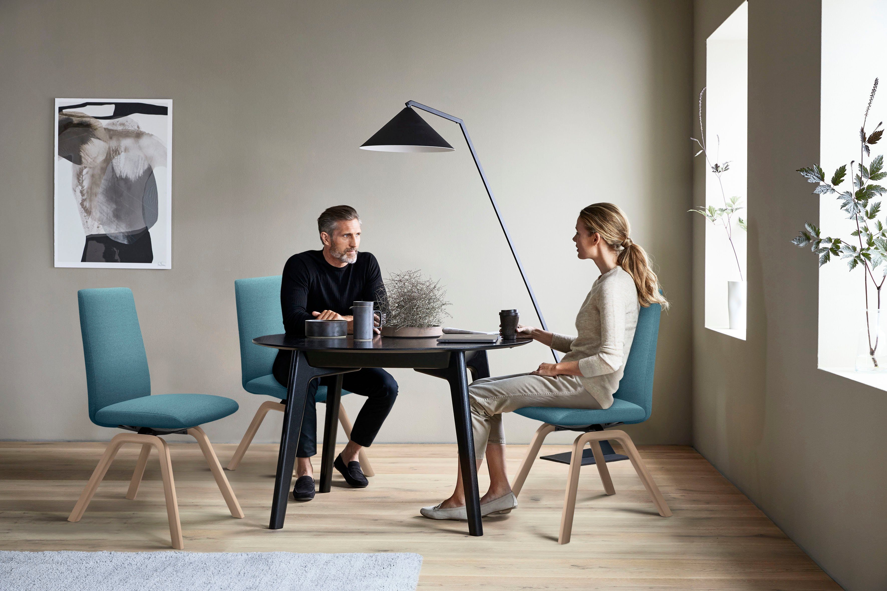 Stressless® Polsterstuhl Laurel, Low Back, Größe L, mit schräggestellten Beinen in Walnuss