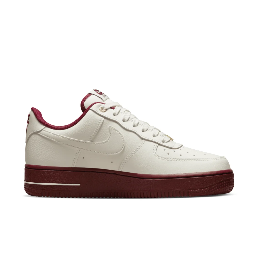Nike Air Force 1 07 SE DQ7582-100 / weiss