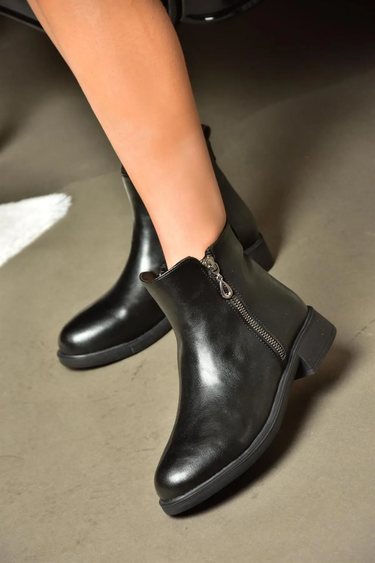 Fox Shoes  R374050409 Schwarze Damenstiefel mit niedriger Sohle