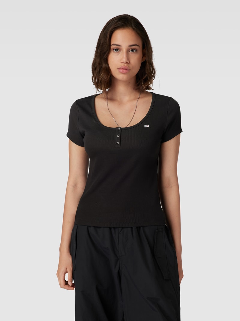 T-Shirt mit kurzer Knopfleiste in schwarz