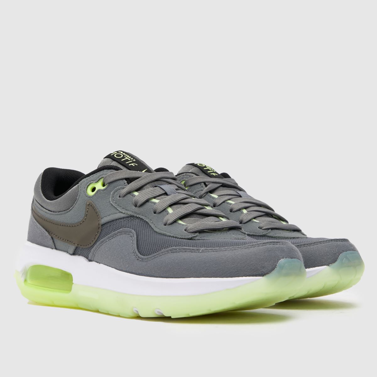 Nike grå och svarta Air Max-motiv för pojkar och ungdom