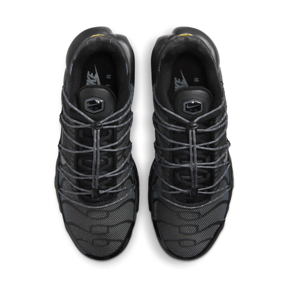 Nike Air Max Plus FZ2770-001 / schwarz
