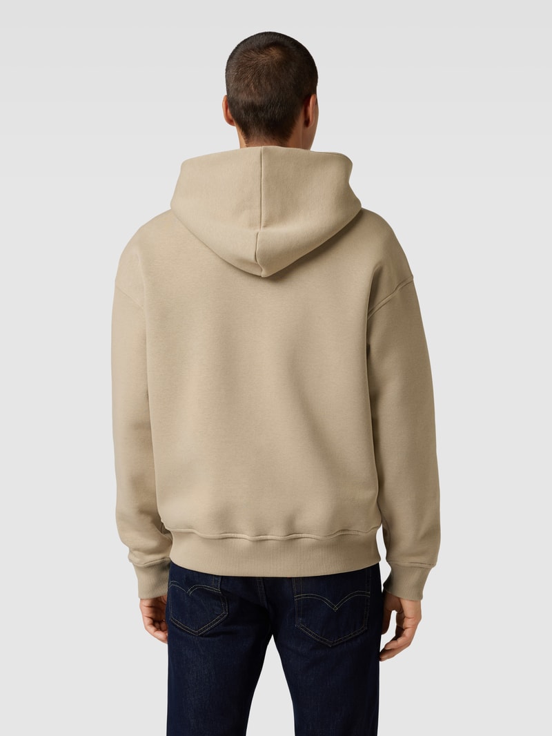Sweatjacke mit Kapuze in haselnuss braun