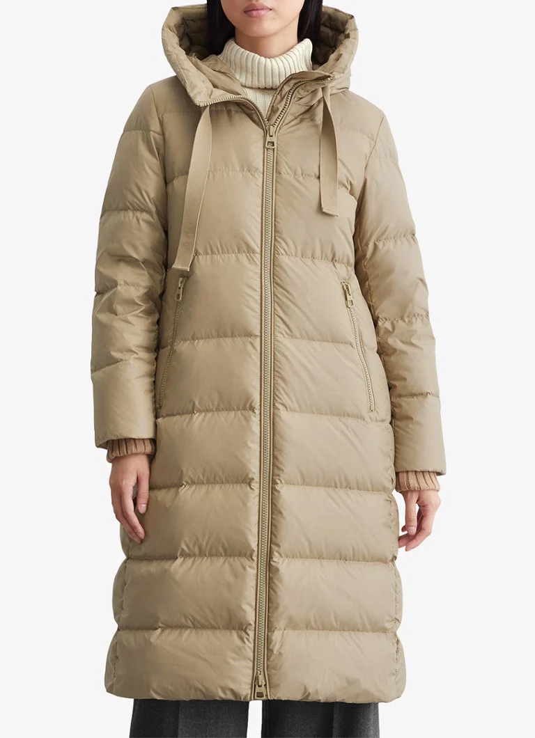 Parka matlasată Marc O'Polo cu umplutură de puf și șnur reglabil.