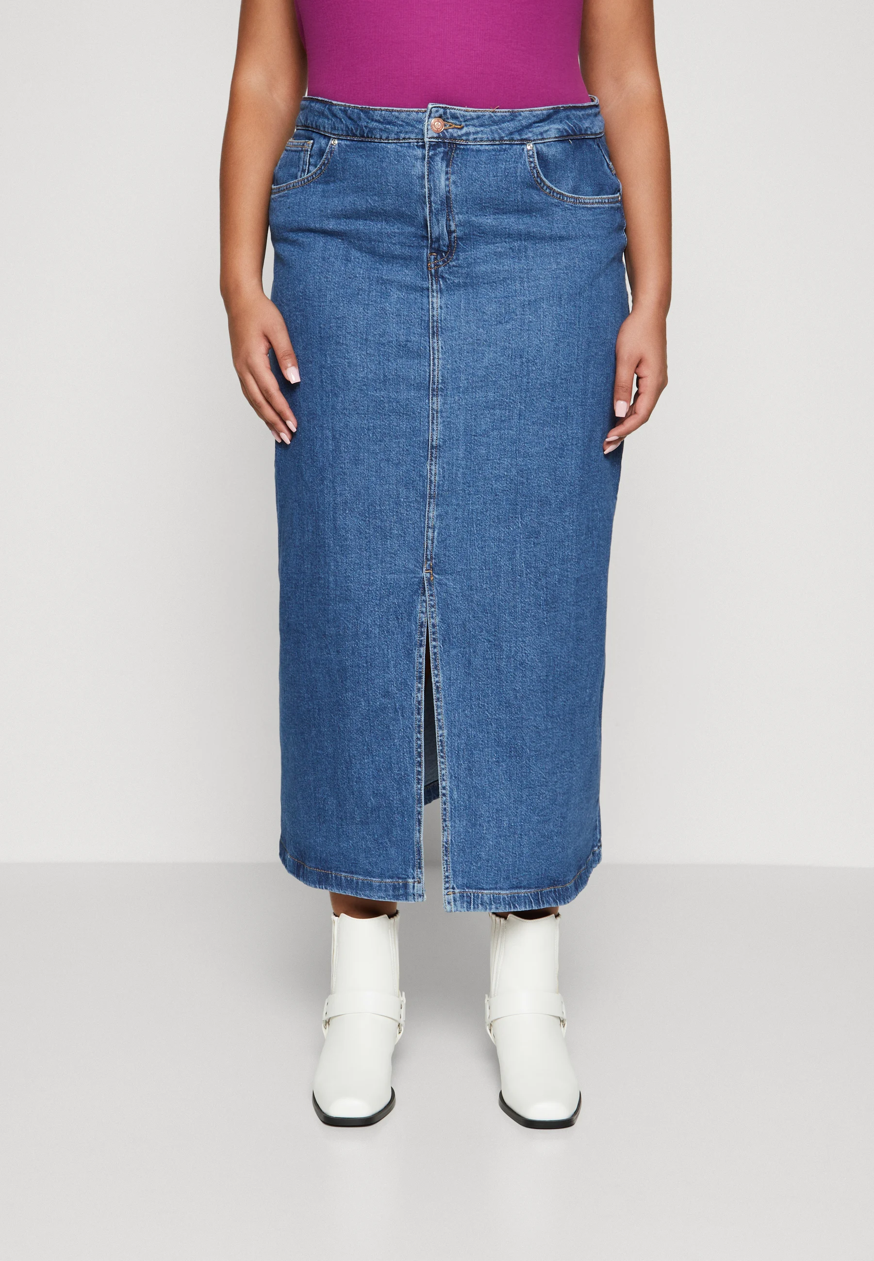 ONLY Carmakoma CARVERA SLIT SKIRT - Falda vaquera