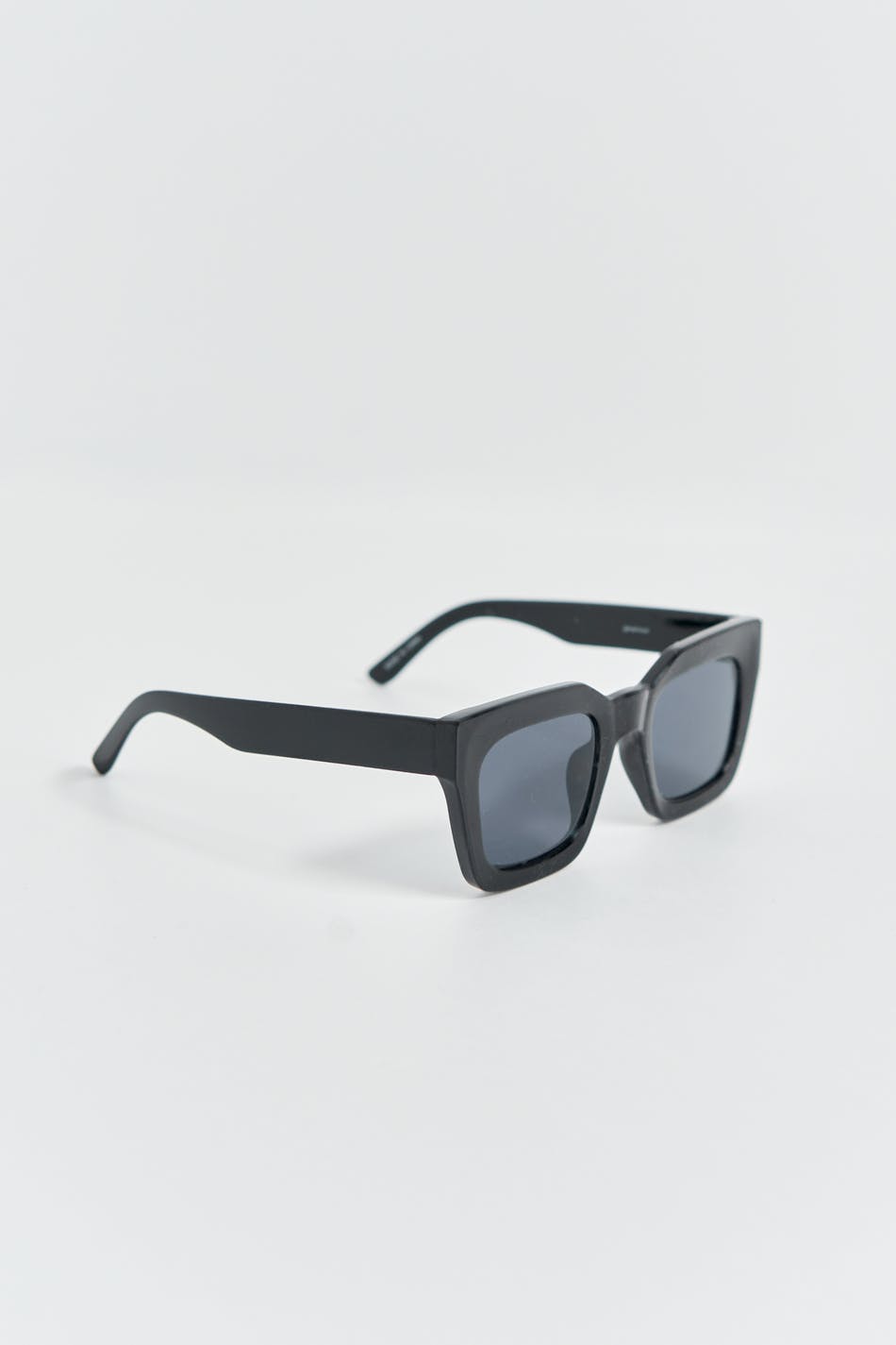Chunky sunglasses