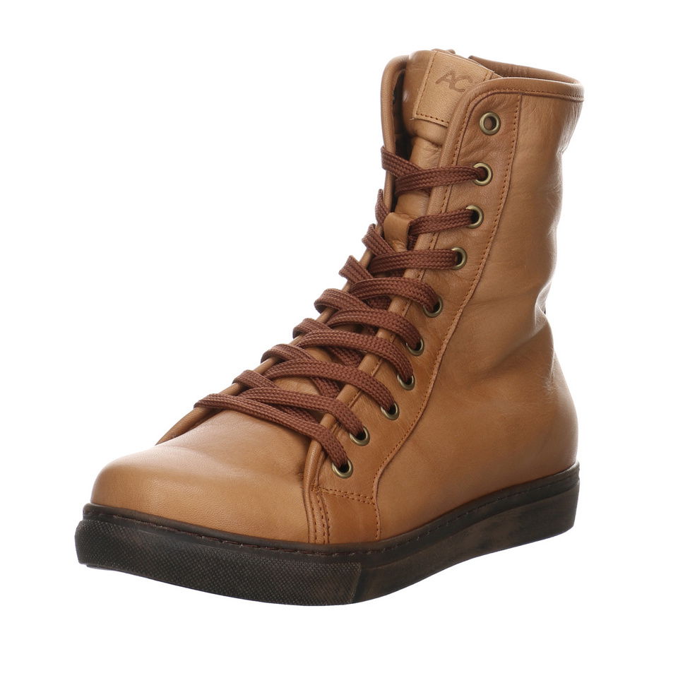 Andrea Conti Schnürboots