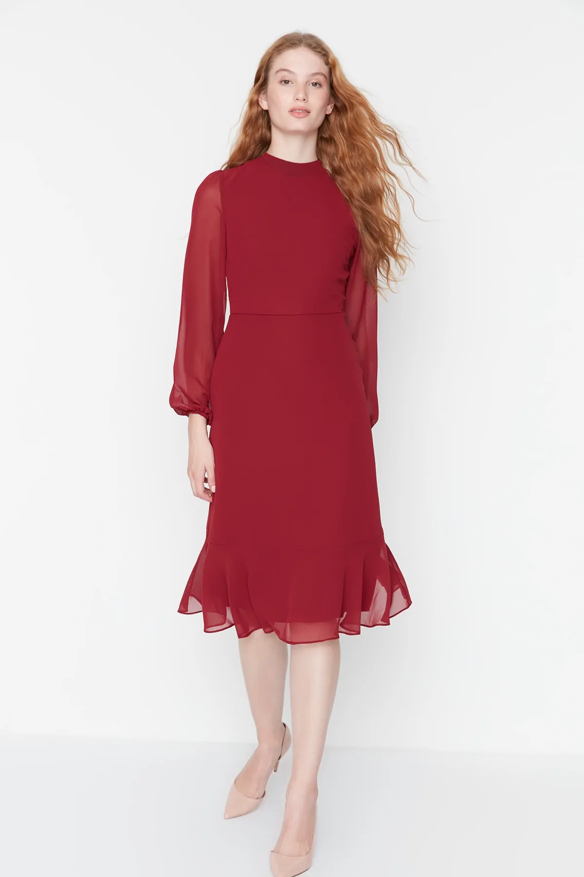 Trendyol Collection  Weinrotes Midi-gefüttertes Webkleid mit hohem Kragen TWOAW20EL1313