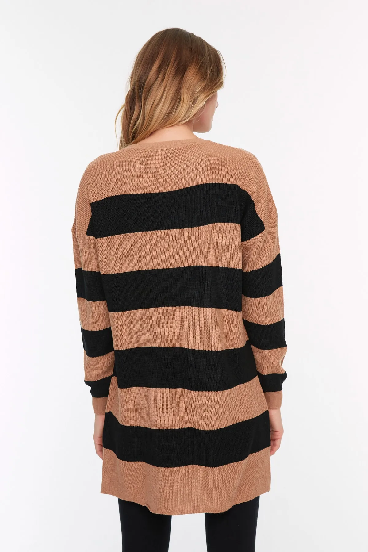 Trendyol Modest  Braun gestreifter Strickpullover TCTAW22AK0131