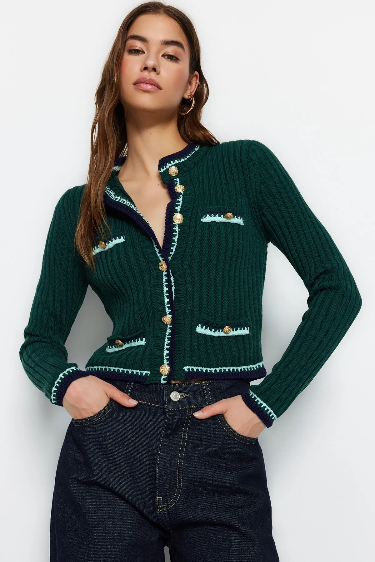 Trendyol Collection  Smaragdgrüne kurze Strickjacke TWOAW23HI00550