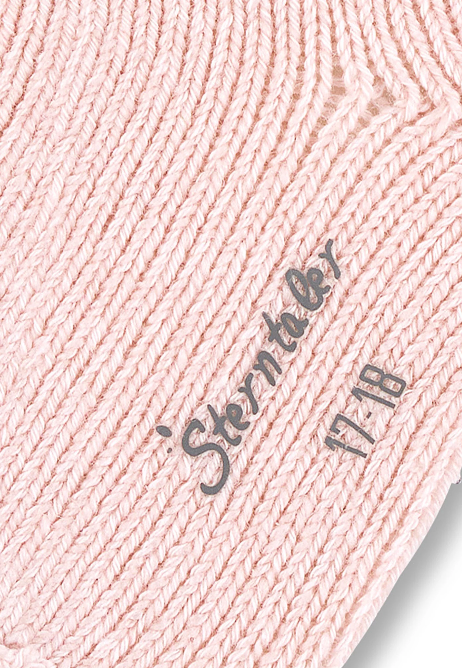 Socken aus Wolle in verschiedenen Farben