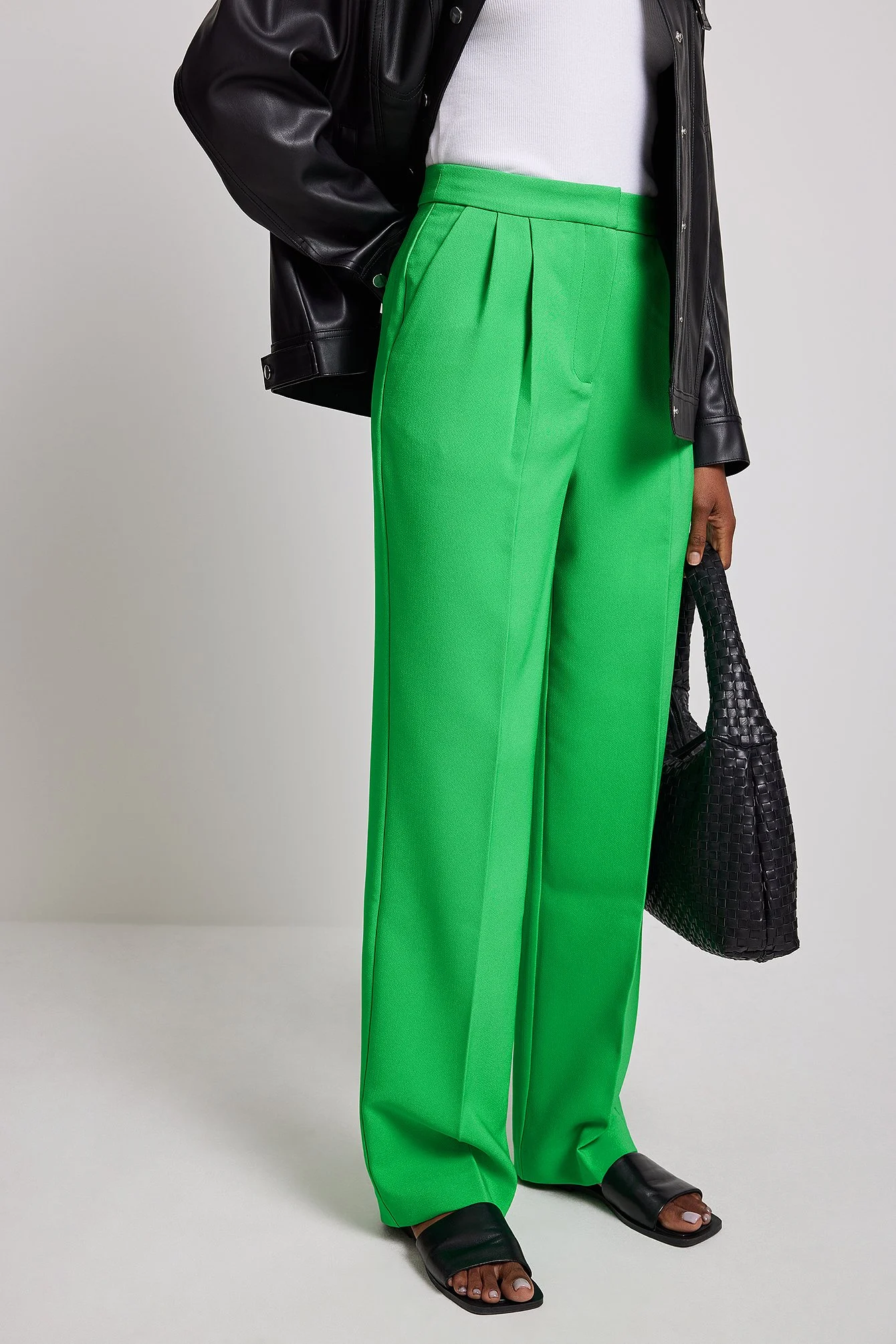 Recycelte plissierte Anzughose mit hoher Taille