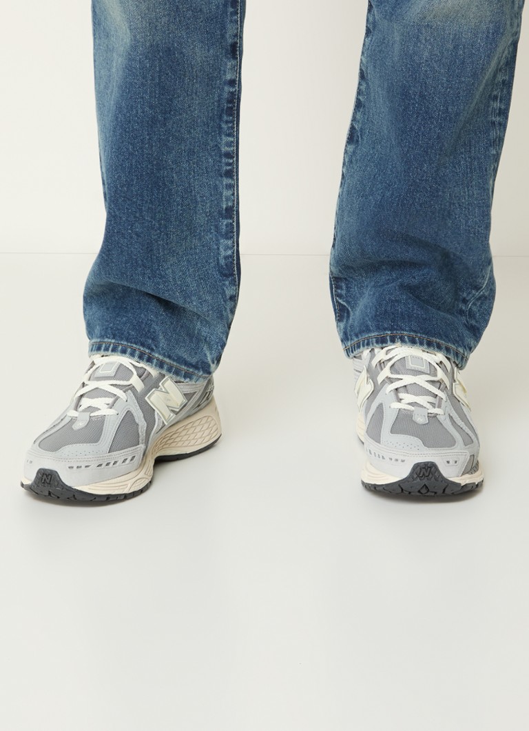 Δερμάτινα αθλητικά παπούτσια New Balance 1906 με λεπτομέρειες από πλέγμα