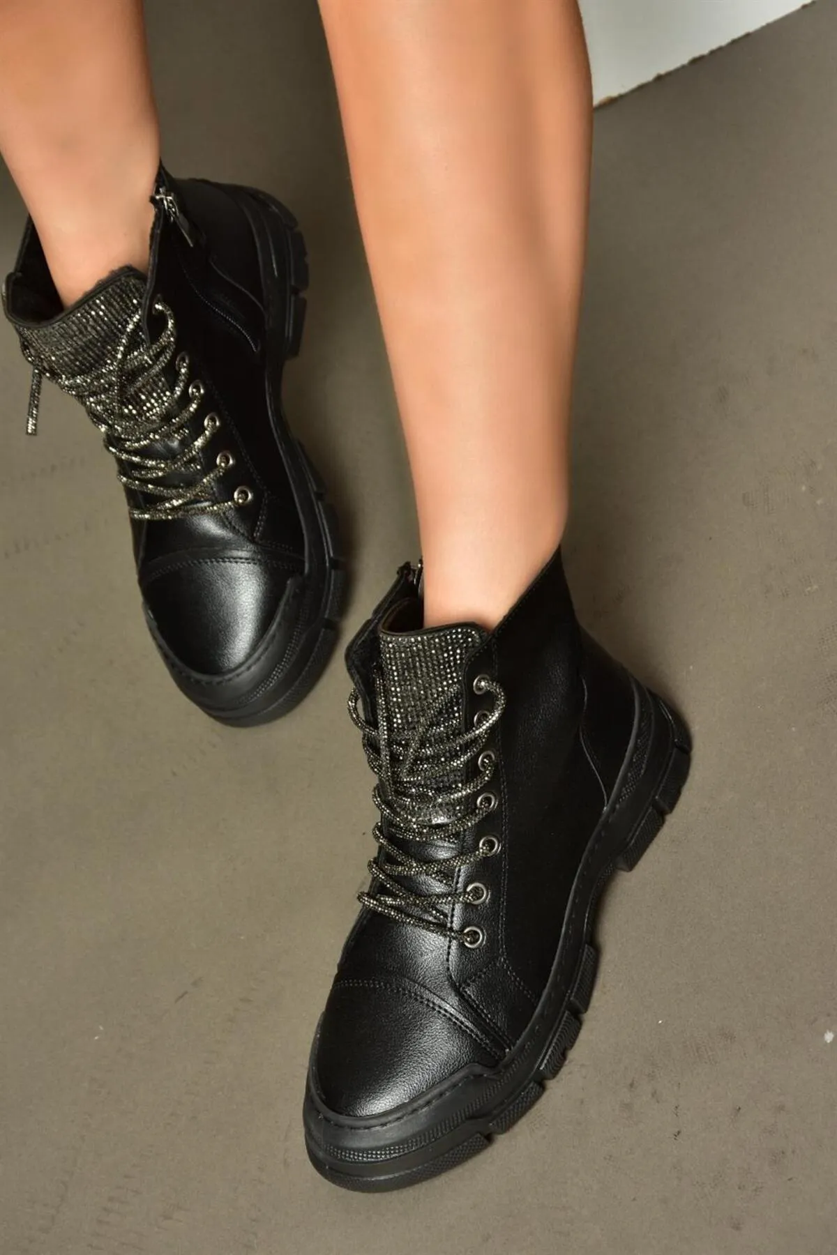 Fox Shoes  R602889909 Damenstiefel mit schwarzen Steindetails